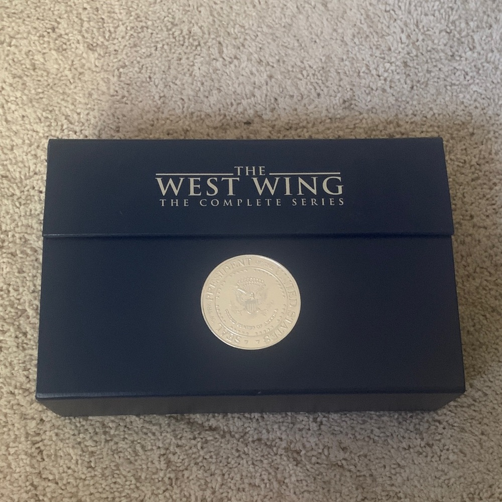 The West Wing Complete Series Box Set - Picture 7 of 7